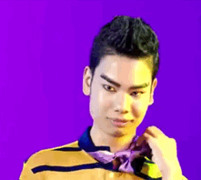 发际线男孩小吴甩领带 GIF 动图（发际线男孩小吴甩领带 GIF 动图）