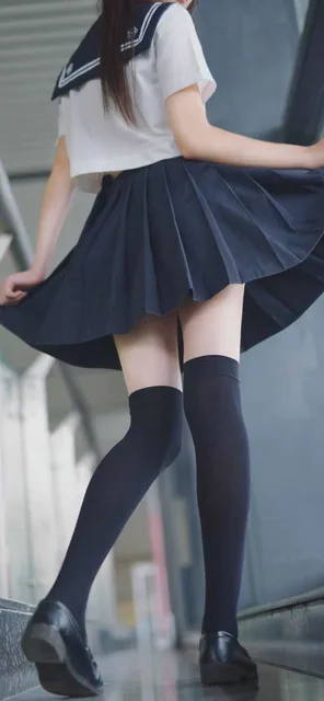 萝莉装壁纸（萝莉装壁纸）