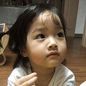 #1004yul_i# 权律二吃东西动图_权律二_动图