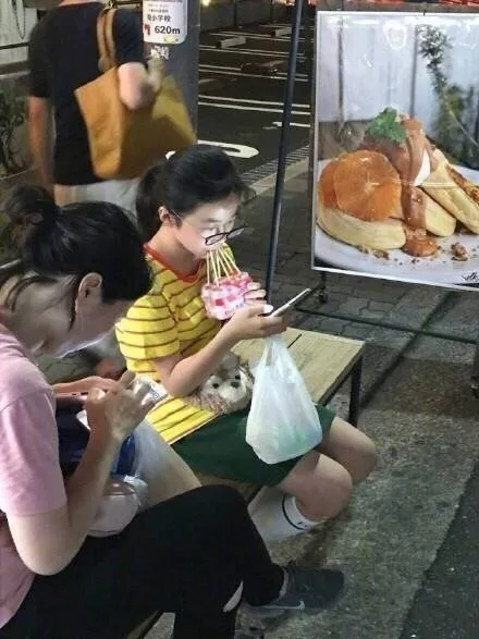 霸气喝养乐多，十瓶一起喝（霸气喝养乐多，十瓶一起喝）