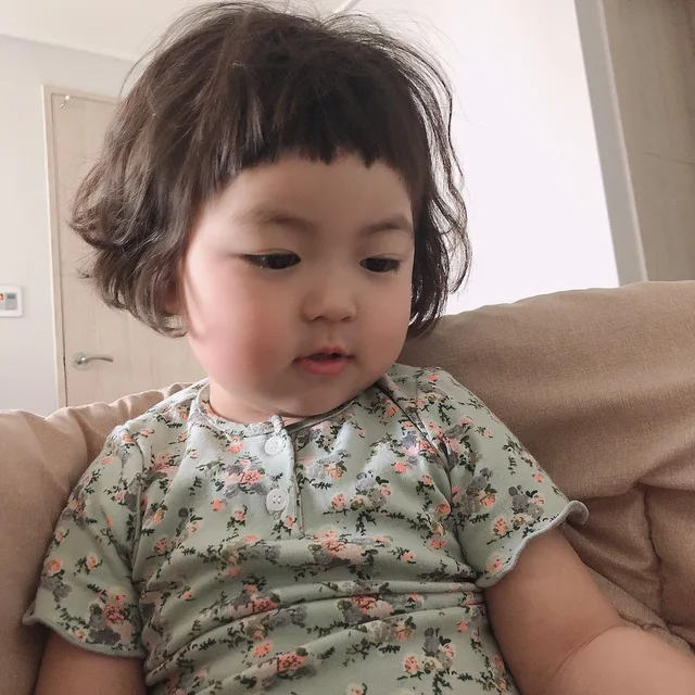 肉肉可爱的罗熙近照