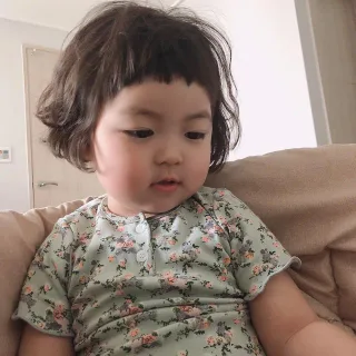 肉肉可爱的罗熙近照