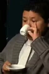 (翘起兰花指优雅喝咖啡)（(翘起兰花指优雅喝咖啡)）