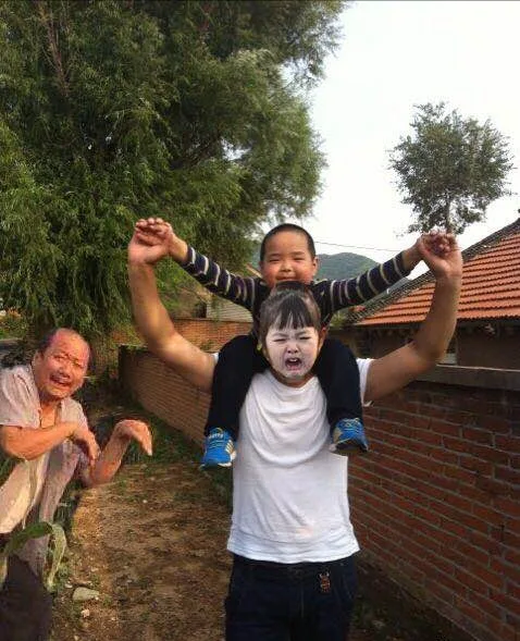 权律二扛着谢腾飞谢飞机
