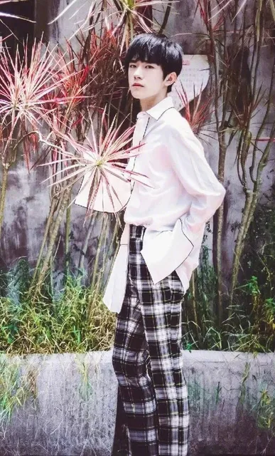 易烊千玺壁纸