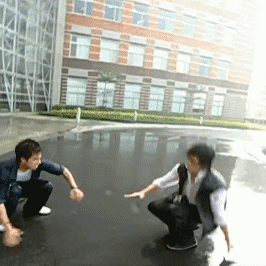 《紫禁之巅》雨中尬舞动图（《紫禁之巅》雨中尬舞动图）