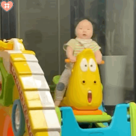 萌娃摇摇马动图