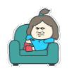 躲沙发上抖腿