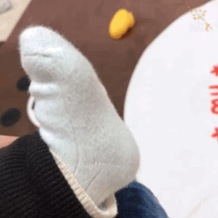 晃脚GIF