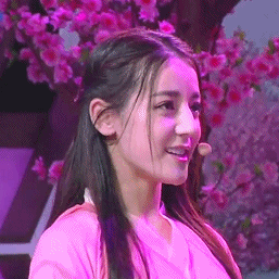 迪丽热巴上快乐大本营美腻动图_迪丽热巴_快乐大本营_动图_gif_明星表情表情包
