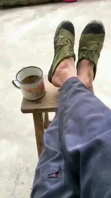 搬砖间隙休息下
