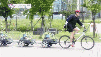 宋民国三胞胎坐车车