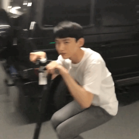 玩滑板车