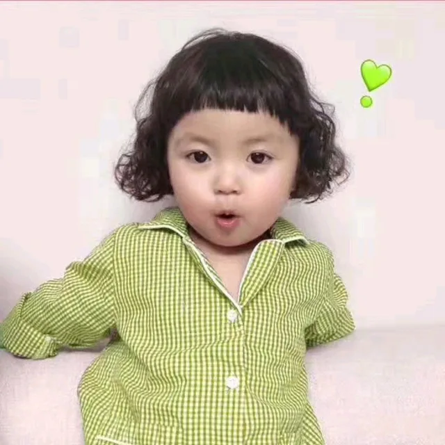 罗熙黄绿色衣服头像