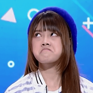 PRAEWA SUTHAMPHONG GIF