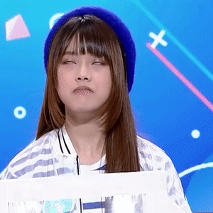 Victory BNK48 PRAEWA SUTHAMPHONG GIF 动图表情包