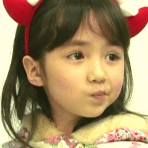 Christina嘟嘴 GIF