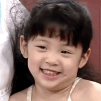 笑嘻嘻（欧阳娜娜小时候动态表情包）（笑嘻嘻（欧阳娜娜小时候动态表情包））